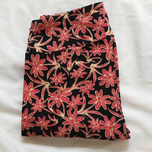Lularoe OS Leggings 1/$10 or 3/$25